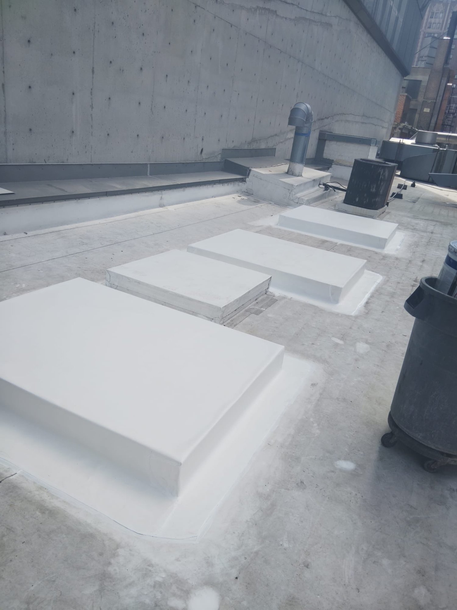 TPO flat roof installation with insulation